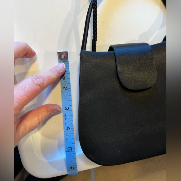 Small Black Evening Purse. - Picture 8 of 10